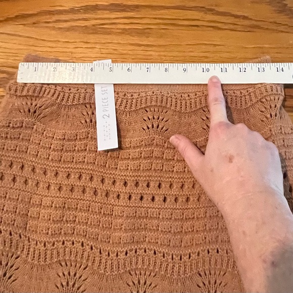 House of Harlow 1960 Two Piece Sleeveless Sweater Set - Picture 10 of 12